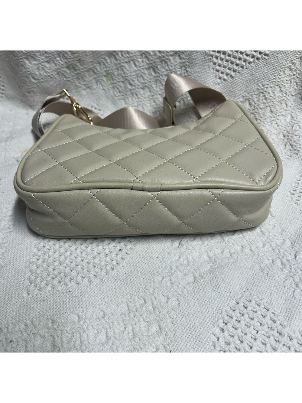 Steve Madden Cream and Gold Crossbody Purse Half Moon Shape - Picture 6 of 11